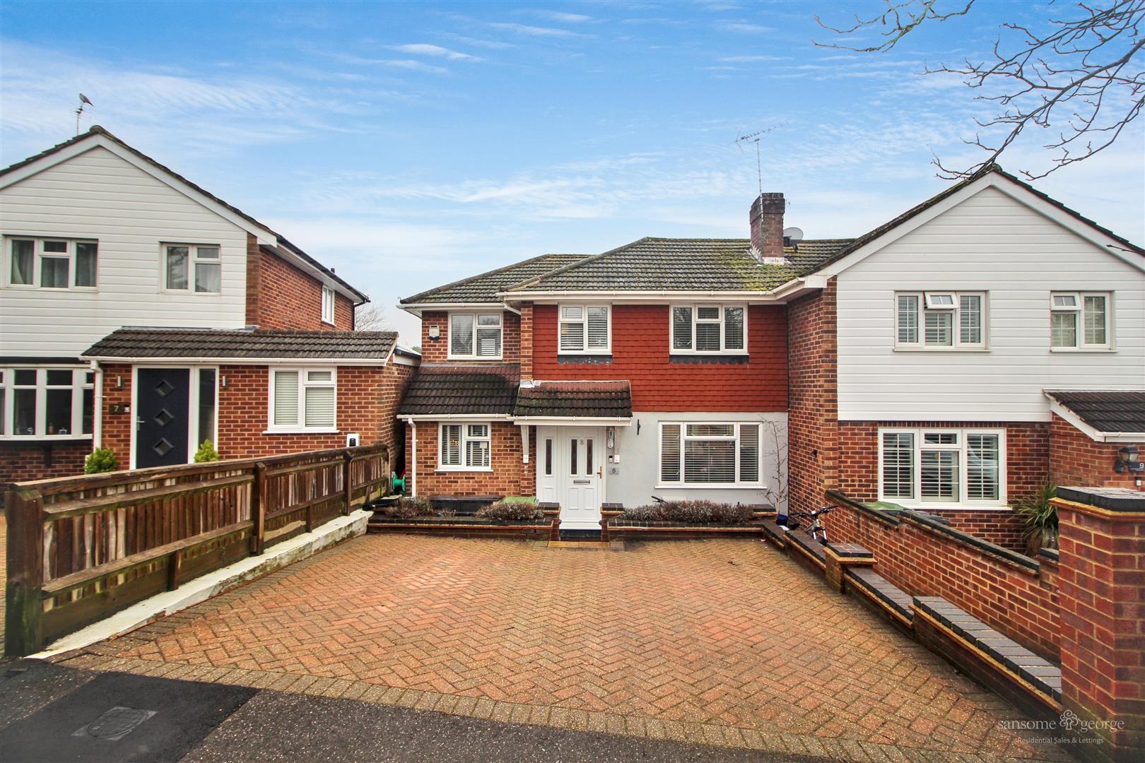 3 bed property in Kirkfell Close, Reading